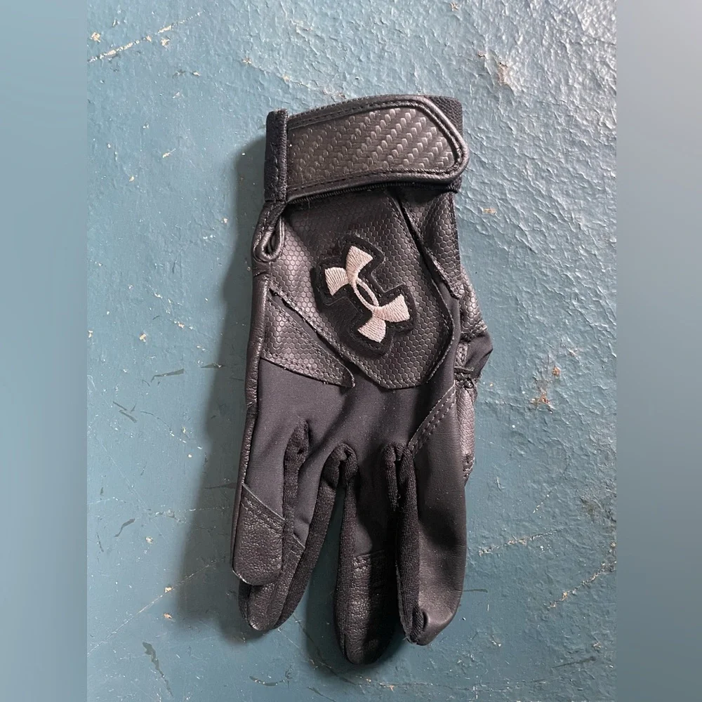 Under Armour Black Kids Glove